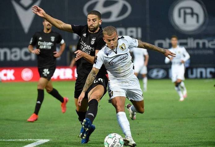 开云体育中国官网-今夜突围战来临，底特律活塞围绕葡超状态回暖，悬念犹存，更衣室氛围转暖