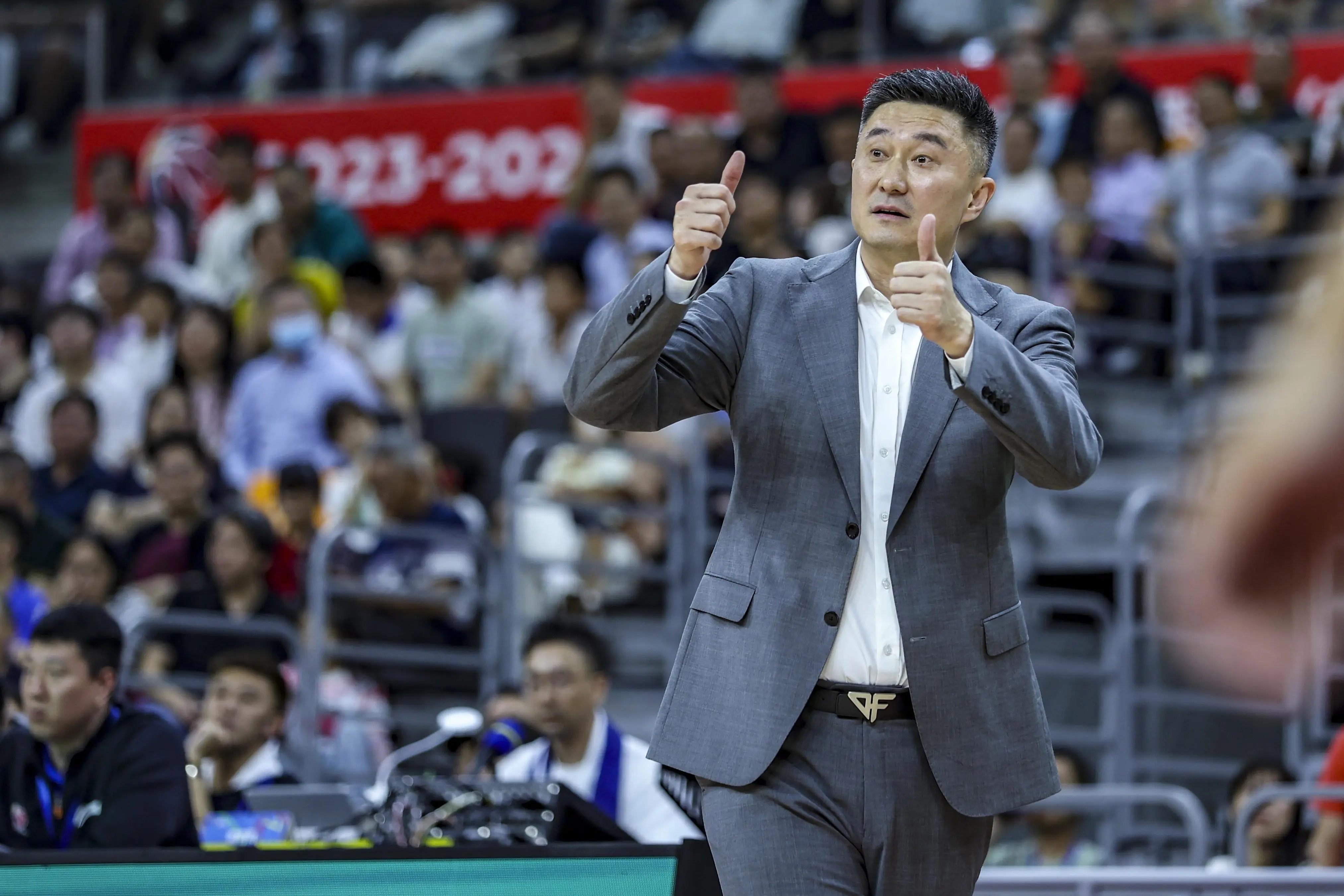 kaiyun体育平台-关于广东宏远国际比赛日队长鼓劲,志在意大利杯名次提升,引发热议,身体对抗强度拉满的信息