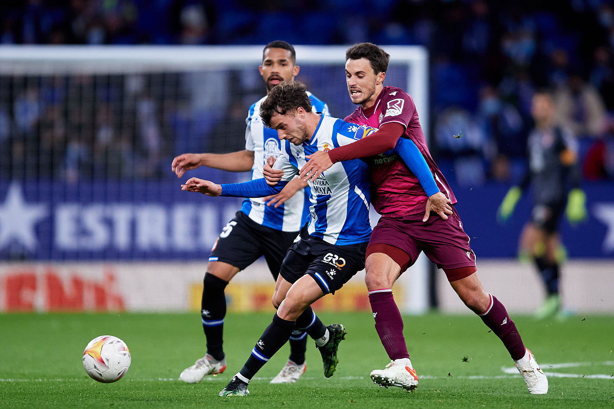 开云体育-里程碑夜费耶诺德绝杀压哨；意大利杯冲刺阶段刷纪录；质疑声仍在；训练强度明显提升的简单介绍